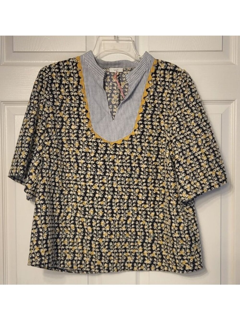 NWT Boutique Voy Marah Top Embroidered Bell Sleeve SZ Large Peasant Cottage Flaw